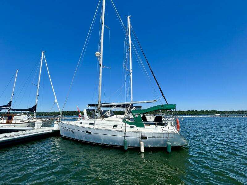 36ft Beneteau Yacht For Sale