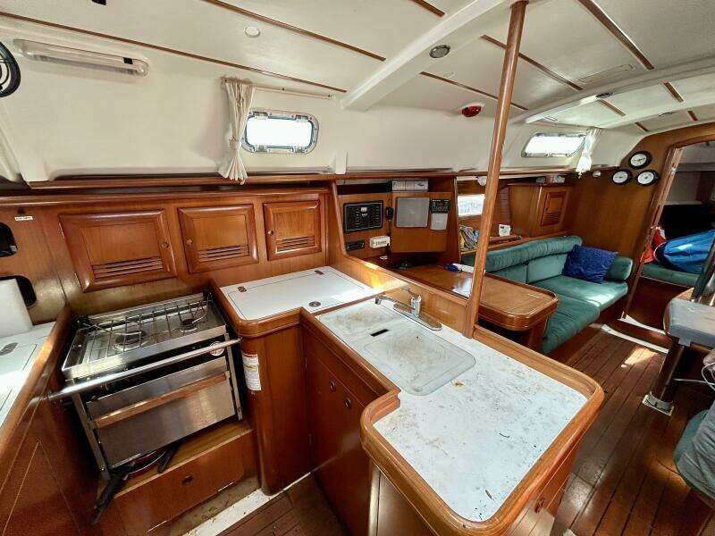 36ft Beneteau Yacht For Sale