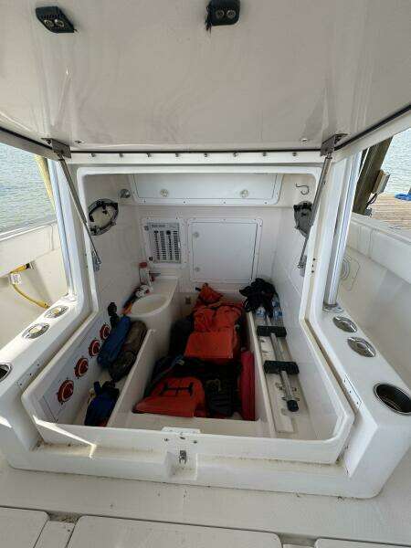 34ft SeaVee Yacht For Sale 34ft SeaVee Yacht For Sale