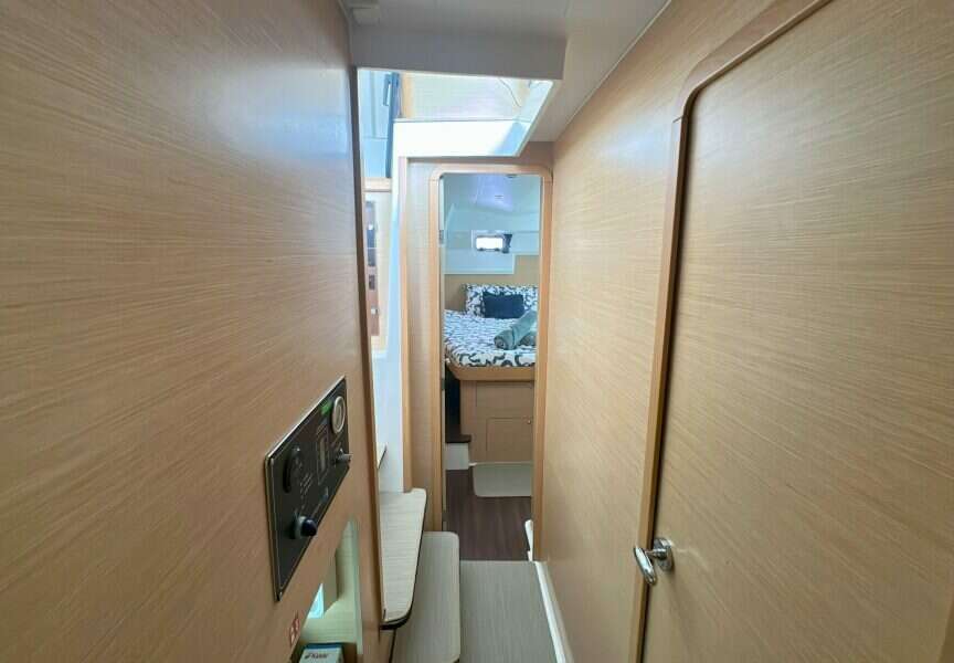 2012-lagoon-400-sail-9878984-20250721074901498-1.jpg