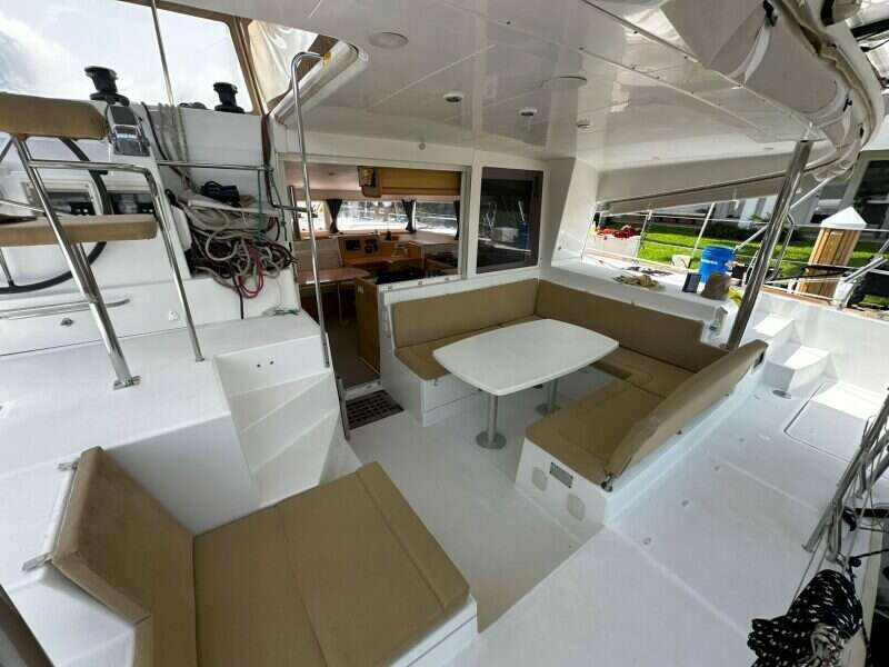 2012-lagoon-400-sail-9878984-20250721095447628-1.jpg