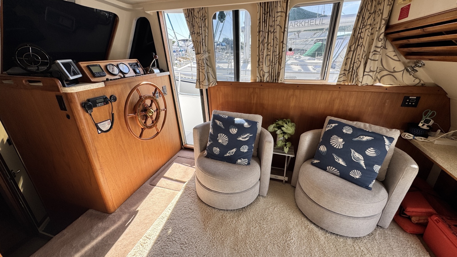 1999 Mainship 350 Trawler