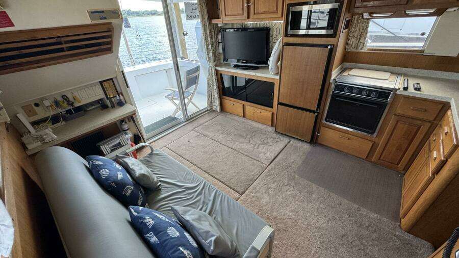 1999 Mainship 350 Salon
