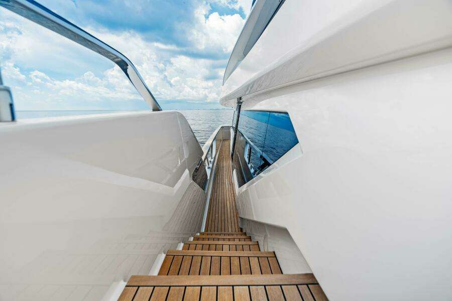 OUR TRADE 92ft Ferretti Yachts Yacht For Sale