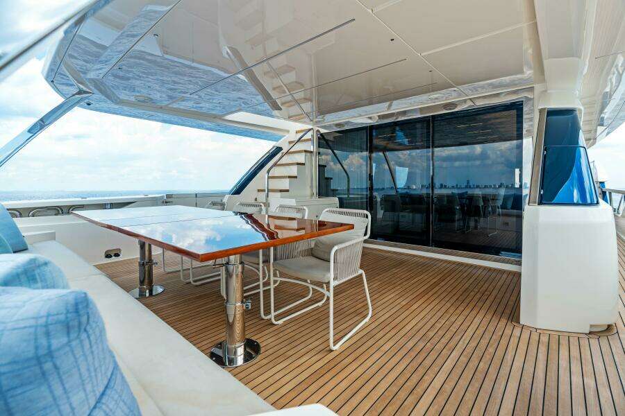 OUR TRADE 92ft Ferretti Yachts Yacht For Sale