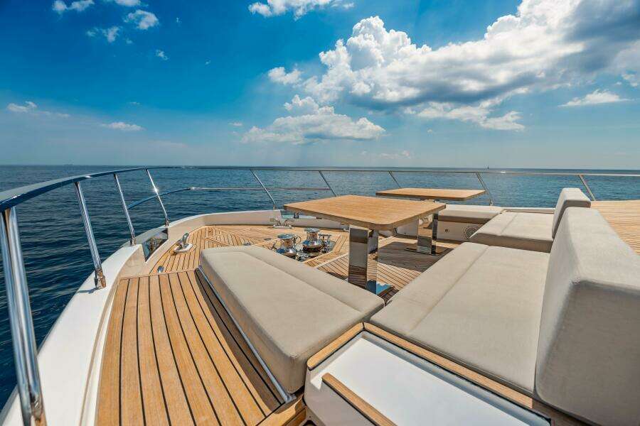 OUR TRADE 92ft Ferretti Yachts Yacht For Sale