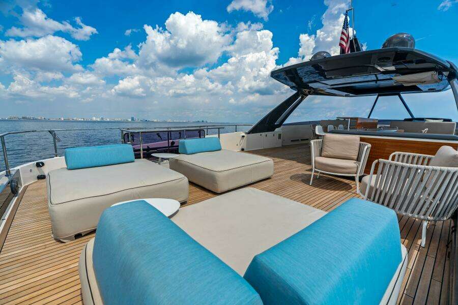 OUR TRADE 92ft Ferretti Yachts Yacht For Sale