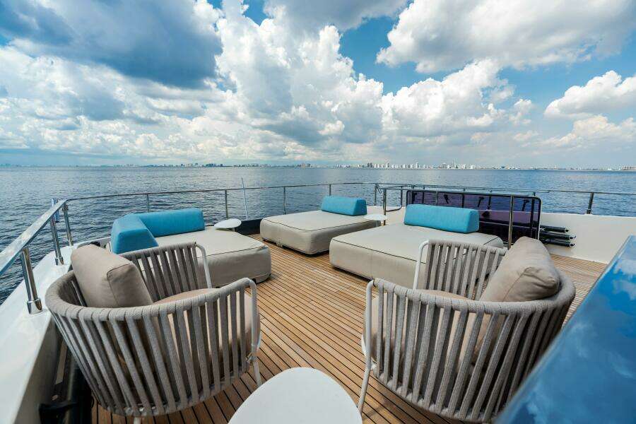 OUR TRADE 92ft Ferretti Yachts Yacht For Sale