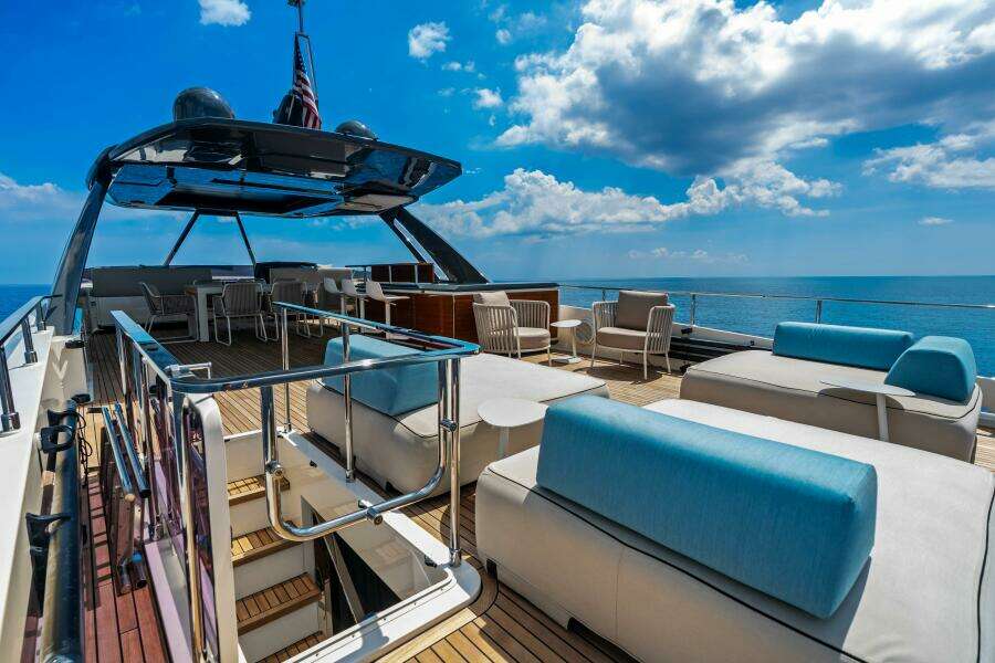 OUR TRADE 92ft Ferretti Yachts Yacht For Sale