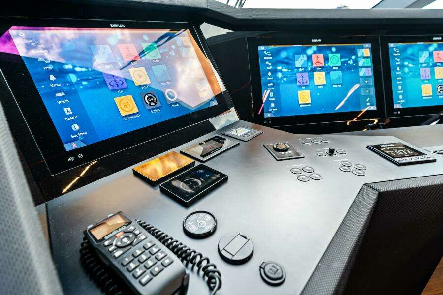 OUR TRADE 92ft Ferretti Yachts Yacht For Sale