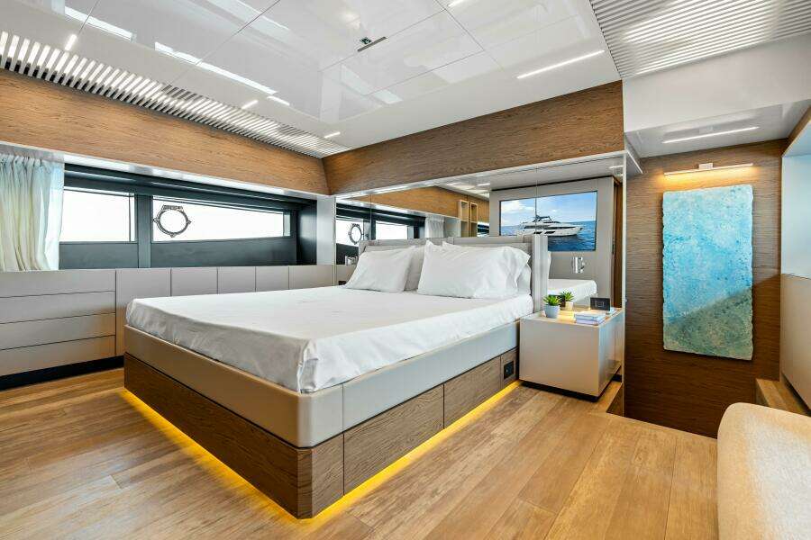 OUR TRADE 92ft Ferretti Yachts Yacht For Sale