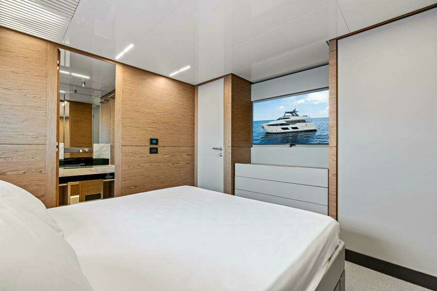 OUR TRADE 92ft Ferretti Yachts Yacht For Sale