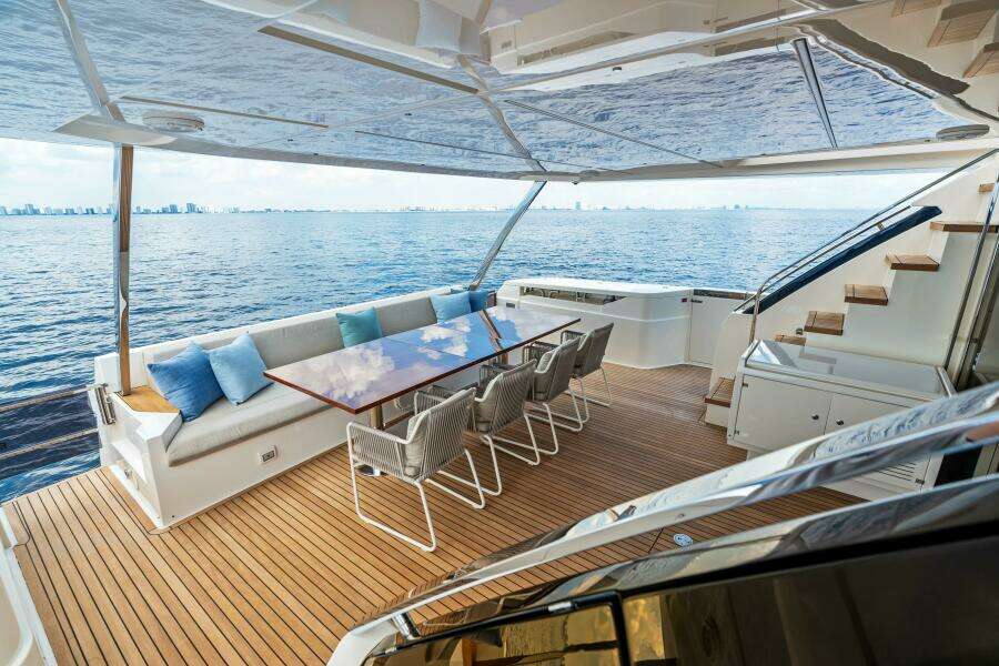 OUR TRADE 92ft Ferretti Yachts Yacht For Sale
