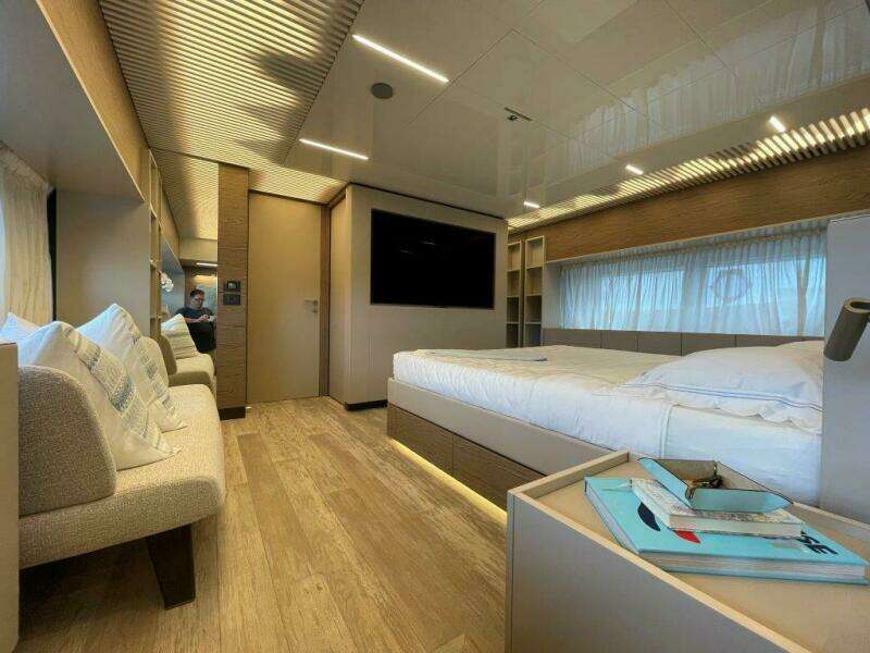 OUR TRADE 92ft Ferretti Yachts Yacht For Sale