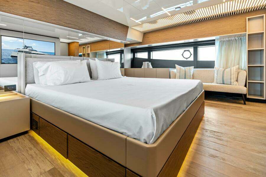 OUR TRADE 92ft Ferretti Yachts Yacht For Sale