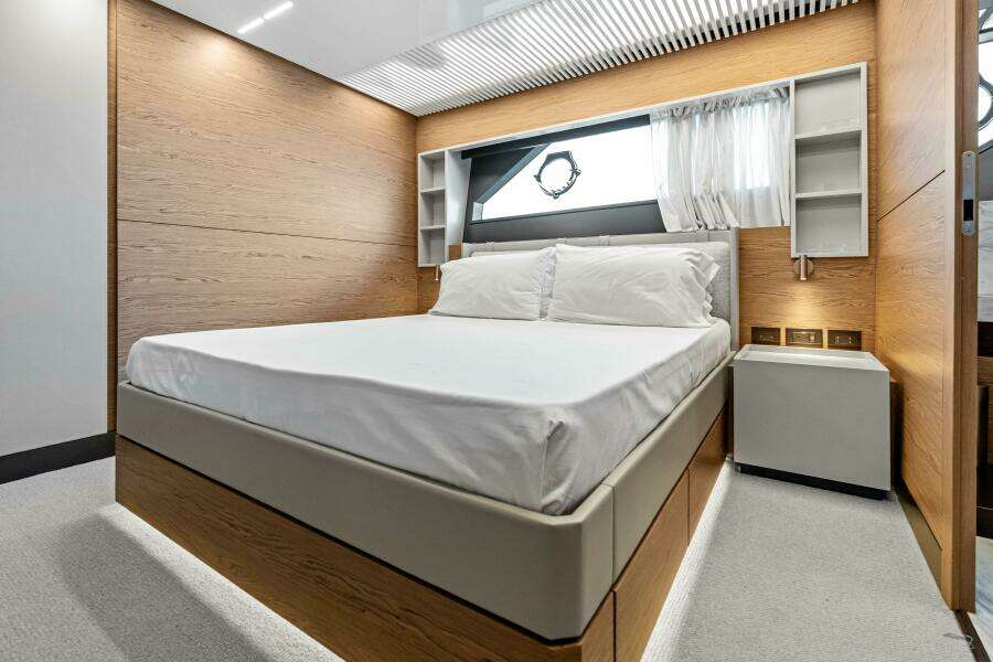 OUR TRADE 92ft Ferretti Yachts Yacht For Sale