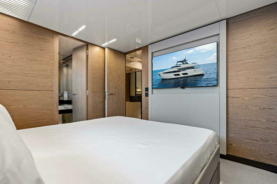 OUR TRADE 92ft Ferretti Yachts Yacht For Sale