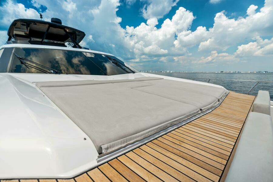 OUR TRADE 92ft Ferretti Yachts Yacht For Sale
