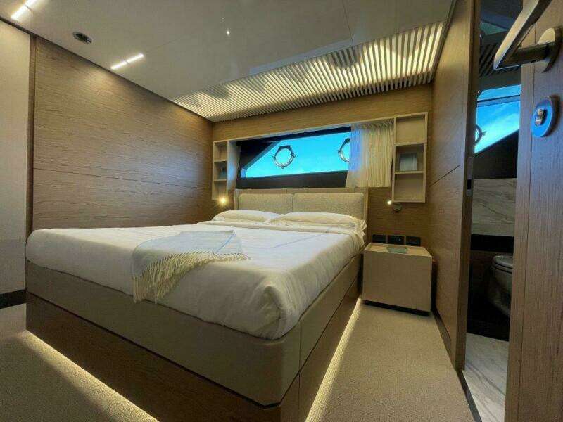 OUR TRADE 92ft Ferretti Yachts Yacht For Sale