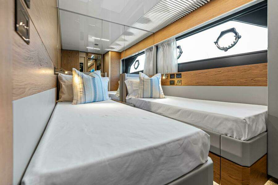 OUR TRADE 92ft Ferretti Yachts Yacht For Sale