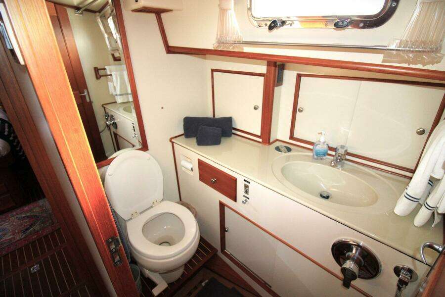 SWEET 49ft Grand Banks Yacht For Sale