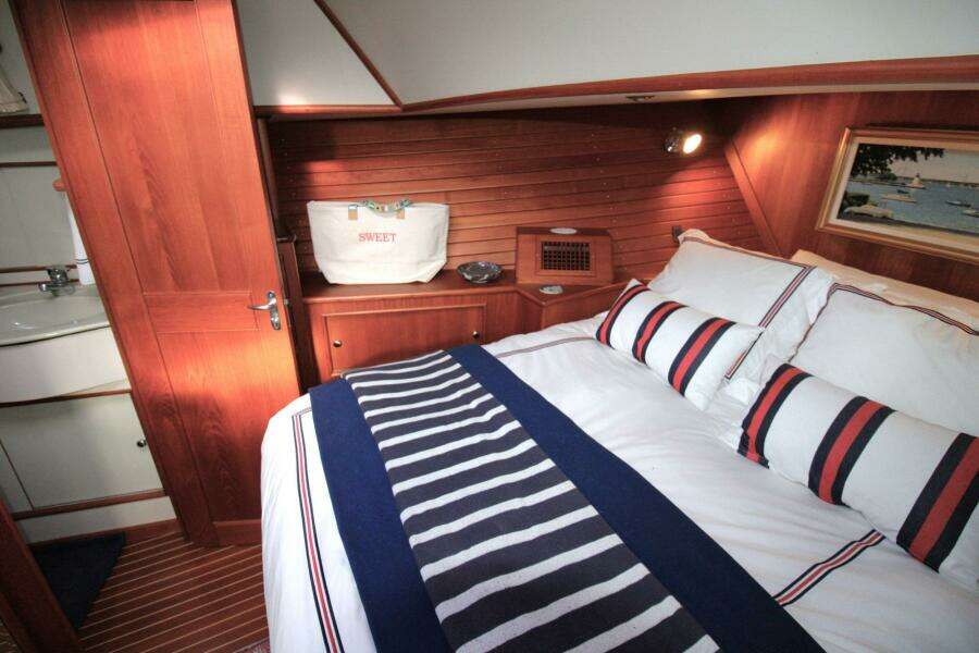 SWEET 49ft Grand Banks Yacht For Sale