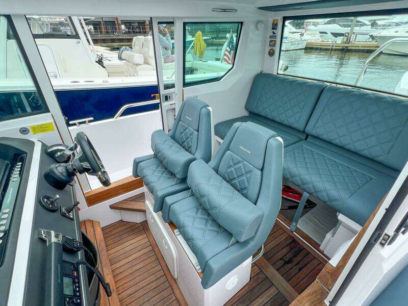 Giraffe 28ft Axopar Yacht For Sale