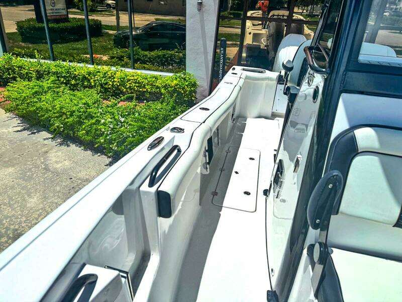 25ft Tidewater Yacht For Sale