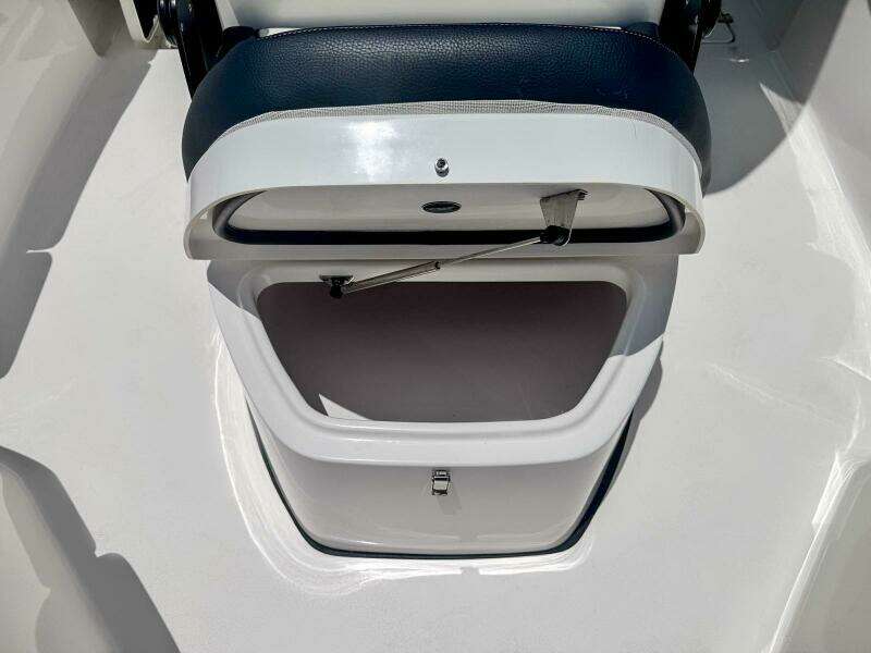 25ft Tidewater Yacht For Sale