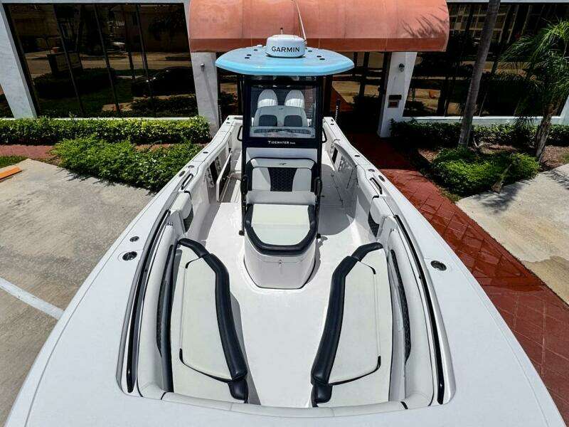 25ft Tidewater Yacht For Sale