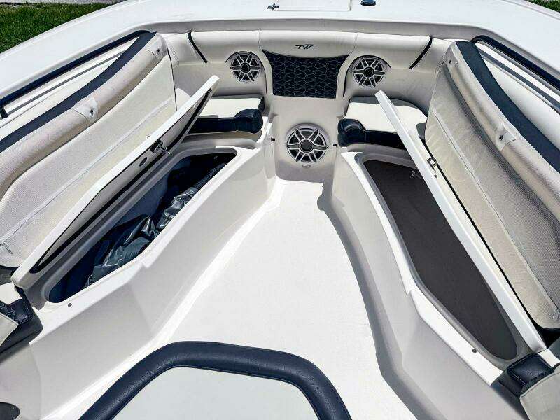 25ft Tidewater Yacht For Sale