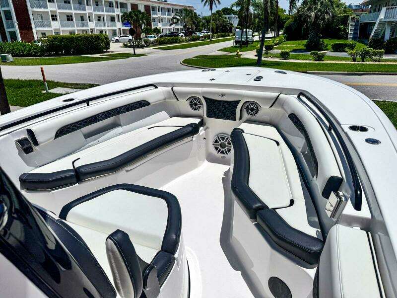 25ft Tidewater Yacht For Sale