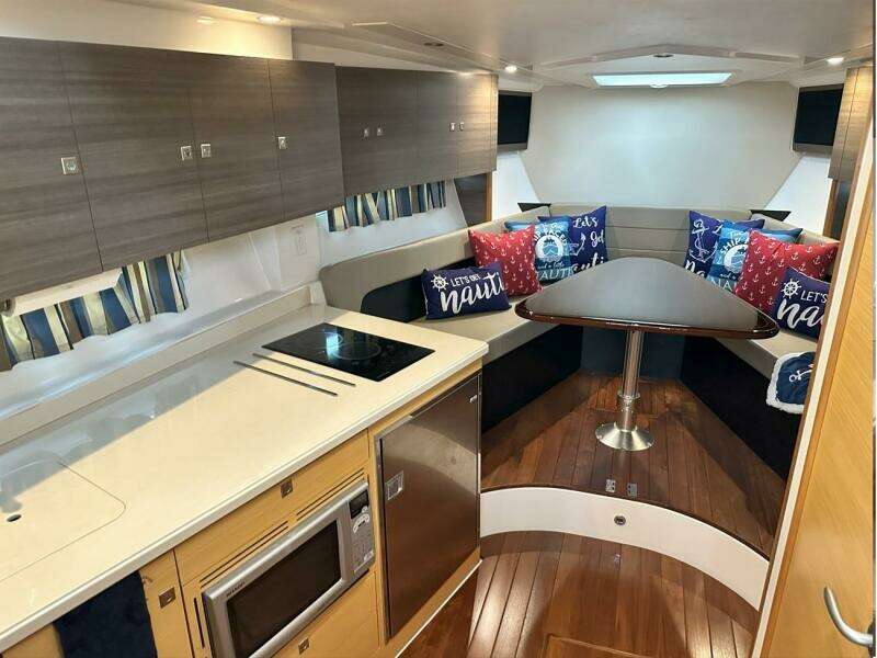 41ft Pursuit Yacht For Sale