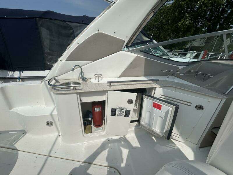 31ft Sea Ray Yacht For Sale