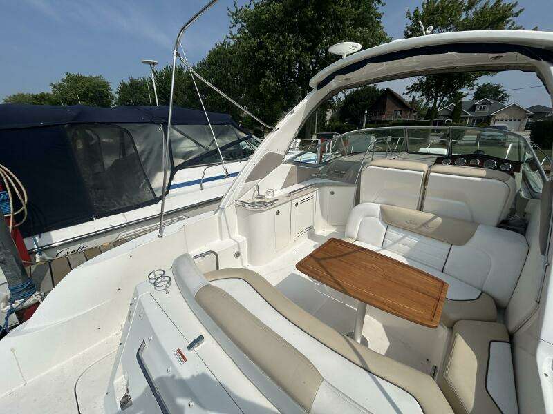31ft Sea Ray Yacht For Sale
