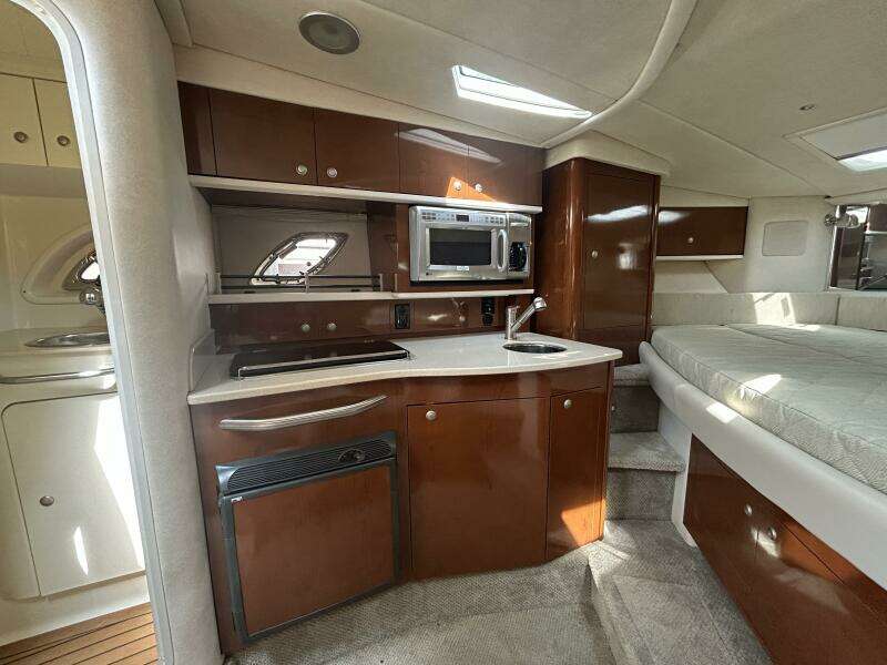31ft Sea Ray Yacht For Sale