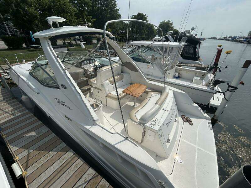 31ft Sea Ray Yacht For Sale