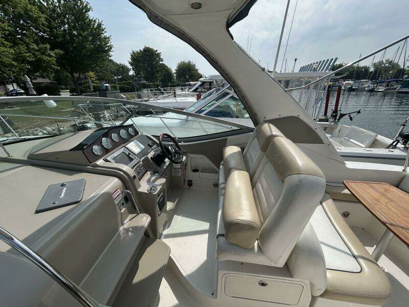 31ft Sea Ray Yacht For Sale