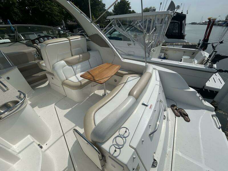 31ft Sea Ray Yacht For Sale