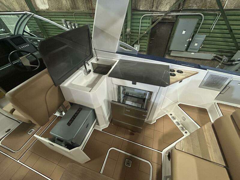 32ft Aviara Yacht For Sale