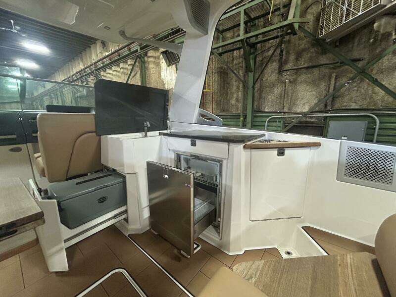 32ft Aviara Yacht For Sale