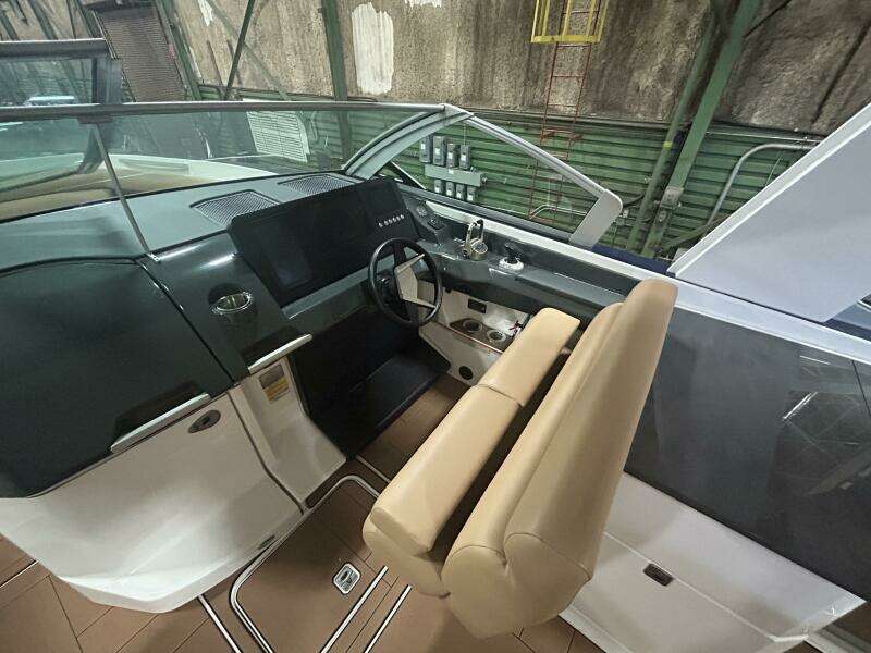 32ft Aviara Yacht For Sale