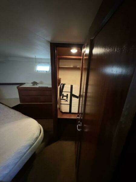 HOOK  EM 42ft Hatteras Yacht For Sale