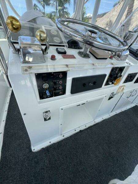 HOOK  EM 42ft Hatteras Yacht For Sale
