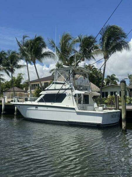 HOOK  EM 42ft Hatteras Yacht For Sale