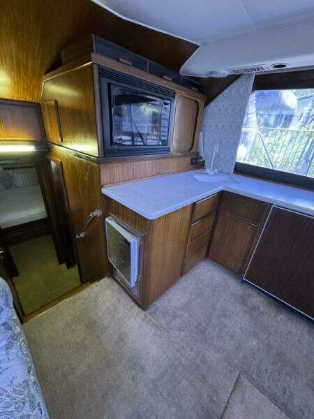 HOOK  EM 42ft Hatteras Yacht For Sale