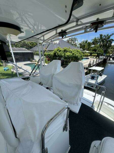 HOOK  EM 42ft Hatteras Yacht For Sale