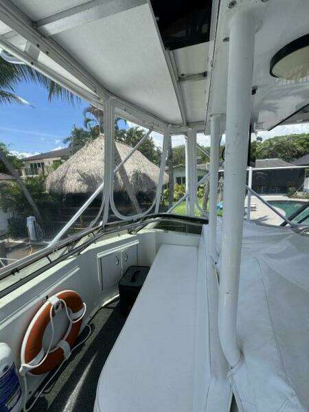 HOOK  EM 42ft Hatteras Yacht For Sale