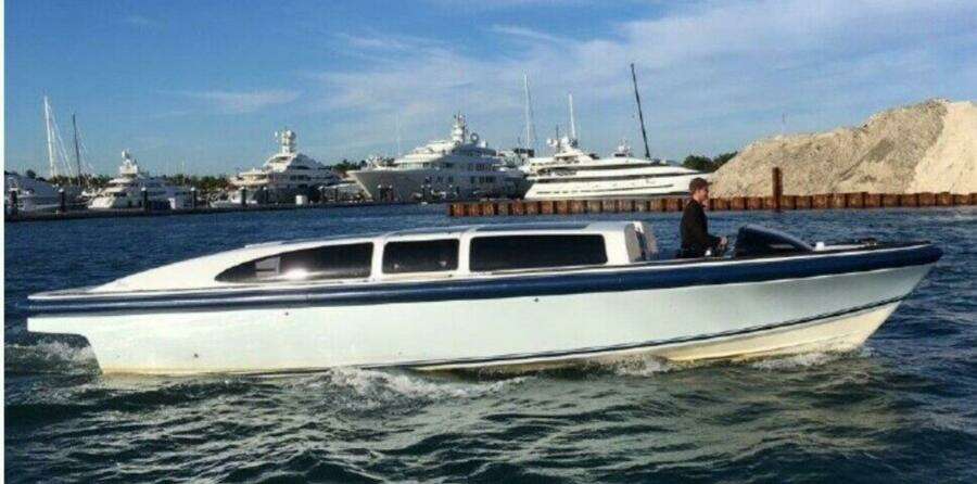 33ft Goetz Yacht For Sale