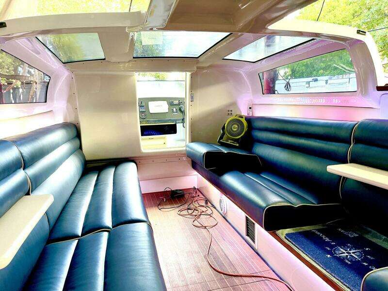 33ft Goetz Yacht For Sale